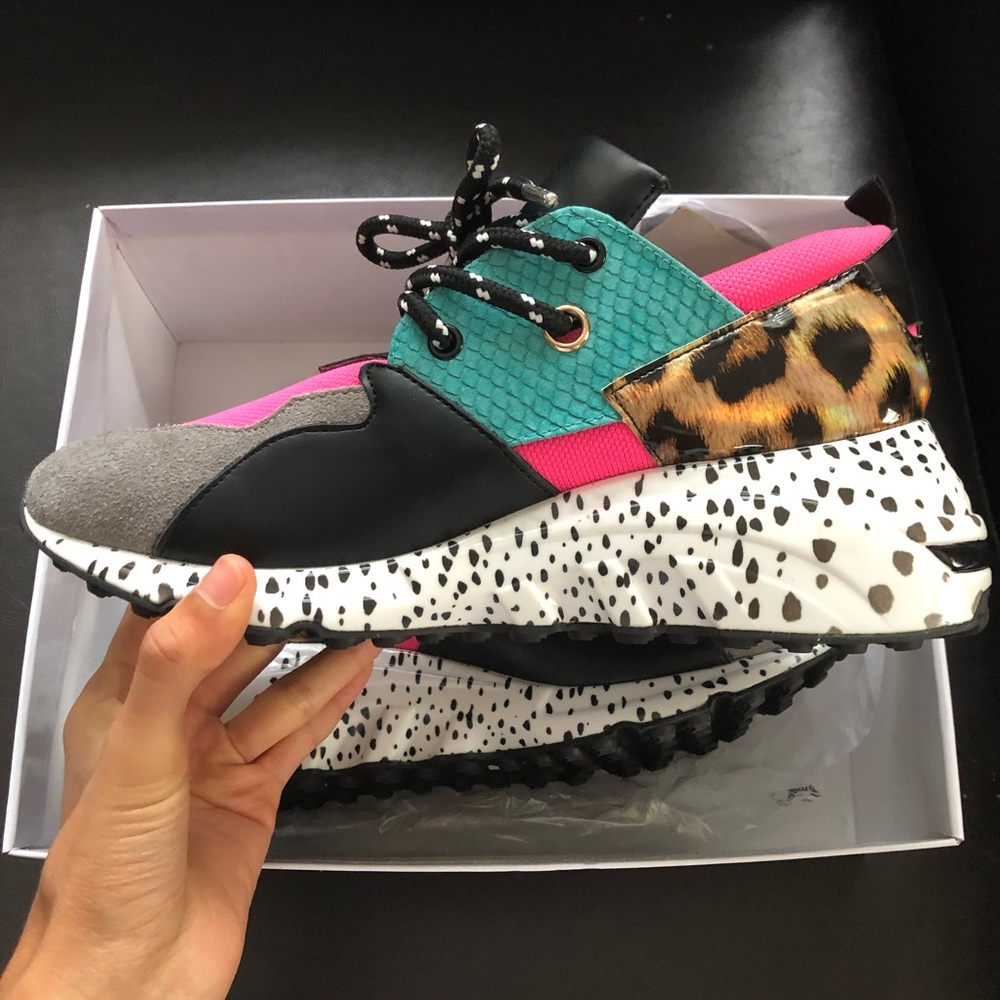 NEW! Steve Madden Cliff Fashion Sneakers Sz9